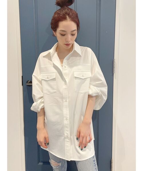 GYDA（ジェイダ）の「オーバーサイズシャツ（シャツ/ブラウス・レディース・オフホワイト/カーキ・FREE）」の4枚目の写真