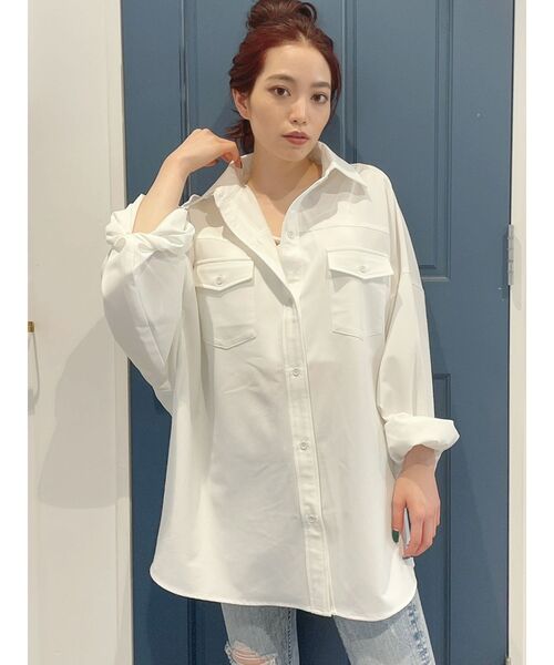 GYDA（ジェイダ）の「オーバーサイズシャツ（シャツ/ブラウス・レディース・オフホワイト/カーキ・FREE）」の22枚目の写真