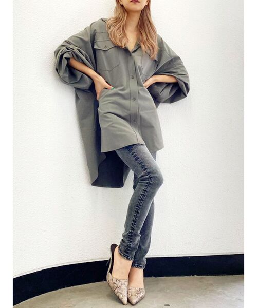 GYDA（ジェイダ）の「オーバーサイズシャツ（シャツ/ブラウス・レディース・オフホワイト/カーキ・FREE）」の18枚目の写真