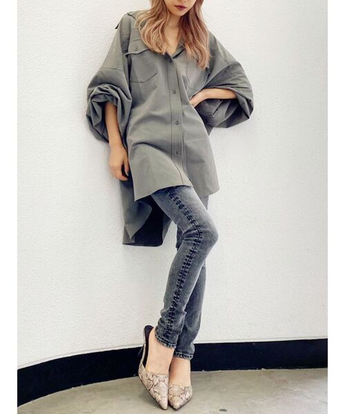 GYDA（ジェイダ）の「オーバーサイズシャツ（シャツ/ブラウス・レディース・オフホワイト/カーキ・FREE）」の17枚目の写真