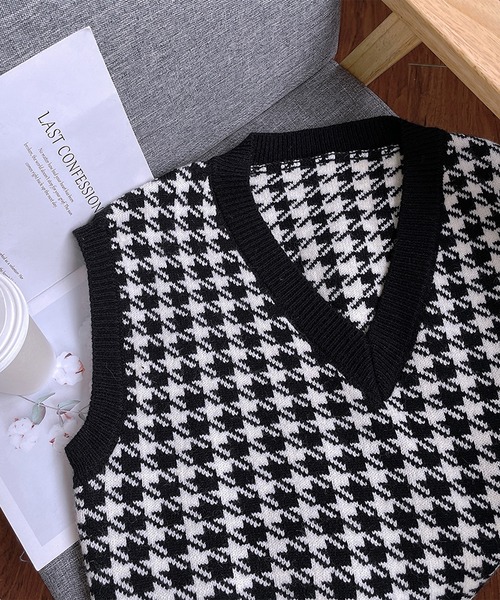 MAISON DE THERESE(メゾン ド テレーズ)の「Vネックニットベスト(ベスト・レディース・ブラック・LARGE/MEDIUM)」の4枚目の写真