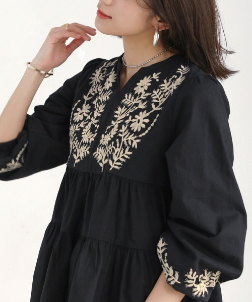 Bou Jeloud（ブージュルード）の「配色刺繍ティアードブラウス（シャツ/ブラウス・レディース・カーキ/ブラック・38）」の22枚目の写真