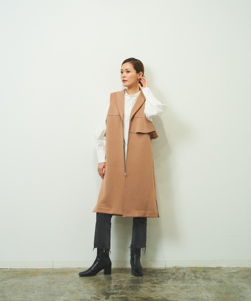 HERENCIA（ヘレンチア）の「バックシャン バックフリル エアクッション ショールカラー ロングベスト（その他アウター・レディース・ライトブルー/ブラック/ライトブラウン/ミント/グレイッシュベージュ・MEDIUM）」の18枚目の写真