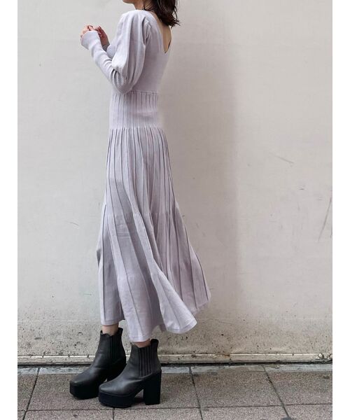 dazzlin（ダズリン）の「2WAYツイストデザインニットワンピース（ワンピース・レディース・ブラック/ベージュ/ブルー/グリーン・FREE）」の17枚目の写真