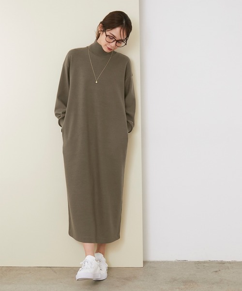 ROPE'(ロペ)の「【シリーズ】ウールスムースリブコンビタートルワンピース(ワンピース・レディース・スミクロ/キナリ/カーキ・38/36)」の11枚目の写真