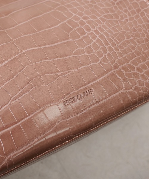 one after another NICE CLAUP（ワンアフターアナザーナイスクラップ）の「使いまわしバツグン！２Way台形コンパクトショルダーバッグ（ショルダーバッグ・レディース・ダークブラウン/アイボリー/モカ・FREE）」の22枚目の写真