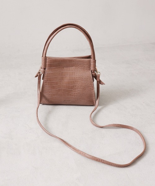 one after another NICE CLAUP（ワンアフターアナザーナイスクラップ）の「使いまわしバツグン！2Way台形コンパクト