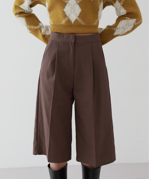 by muni:r（バイ ムニール）の「ハーフ バミューダ ハイウエスト スラックス（スラックス・レディース・ブラック/ブラウン/グレー・SMALL/MEDIUM）」の14枚目の写真