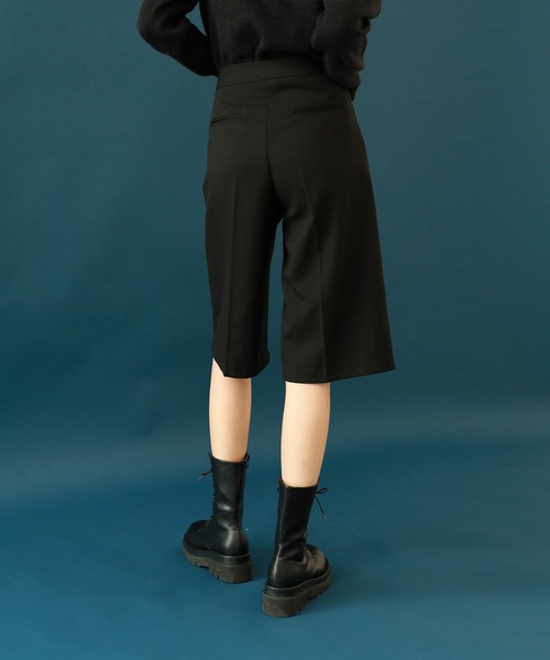 by muni:r（バイ ムニール）の「ハーフ バミューダ ハイウエスト スラックス（スラックス・レディース・ブラック/ブラウン/グレー・SMALL/MEDIUM）」の22枚目の写真