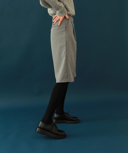 by muni:r（バイ ムニール）の「ハーフ バミューダ ハイウエスト スラックス（スラックス・レディース・ブラック/ブラウン/グレー・SMALL/MEDIUM）」の6枚目の写真