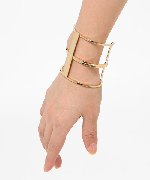 BEAUTY&YOUTH UNITED ARROWS(ビューティーアンドユースユナイテッドアローズ)の「BYMC A.V.MAX プレートビッグバングル ◆(バングル/リストバンド・レディース・ゴールド/シルバー・フリー)」の7枚目の写真