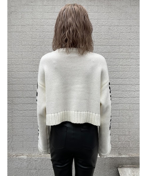 EGOIST(エゴイスト)の「スリーブメッセージニットトップス(ニット/セーター・レディース・ホワイト/ブラック/オレンジ・FREE)」の21枚目の写真