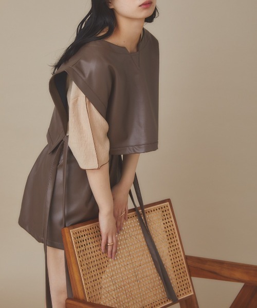 moi tytto（モイテュット）の「フェイクレザーショートパンツ（その他パンツ・レディース・ベージュ/モカ・FREE）」の15枚目の写真