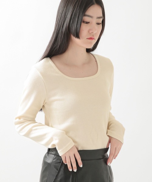 ALAND（エーランド）の「3.3Field Trip／スクエアネックリブ長袖プルオーバー  2271118（Tシャツ/カットソー・レディース・ブラック/ライトグリーン/アイボリー/ライトピンク・FREE）」の2枚目の写真