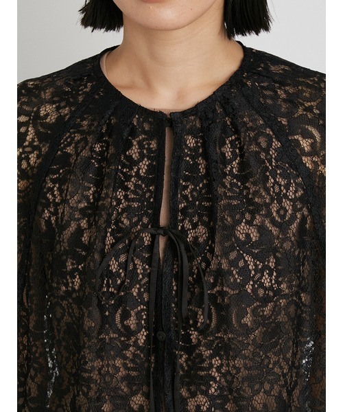 LILY BROWN（リリーブラウン）の「レースケープガウン（ポンチョ