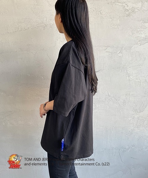 B ONE SOUL（ビーワンソウル）の「【WEB限定】[SEQUENCE BY B-ONE-SOUL/シークエンス] トムとジェリー キャラクターエンボス刺繍Tシャツ（Tシャツ/カットソー・レディース・ブラック/ブルー/ホワイト・M/L/XL）」の16枚目の写真