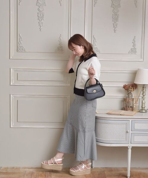 ems excite（エムズエキサイト）の「襟付配色NTカーデ（カーディガン/ボレロ・レディース・ブラック/オフホワイト/ブルー・FREE）」の21枚目の写真