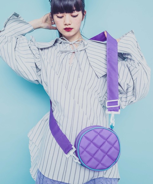 MONDEWORK(モンドワーク)の「Nylon circle pochette ナイロン/ポシェット/ショルダーバック(ショルダーバッグ・レディース・ブラック/ベージュ/パープル/ピンク/グリーン・ONE SIZE)」の5枚目の写真
