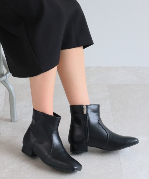 VIVIAN（ヴィヴィアン）の「スクエアトゥシンプルローヒールショートブーツ（ブーツ・レディース・ブラック/ダークブラウン/ブラウン/ウッド/アイボリー/ブラック系その他3・LL/S/M/L/SS/XL）」の21枚目の写真