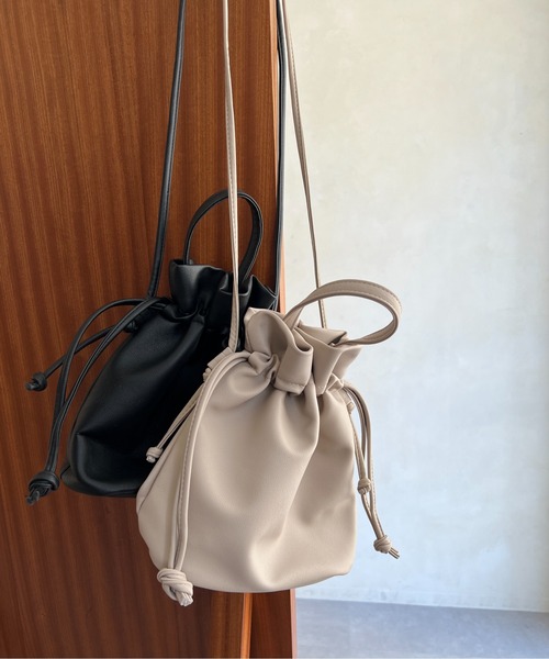 Chez toi（シェトワ）の「巾着ショルダーBAG（ショルダーバッグ・レディース・ブラック/ブルー/ボルドー/モカ・00）」の3枚目の写真