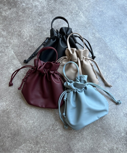 Chez toi（シェトワ）の「巾着ショルダーBAG（ショルダーバッグ・レディース・ブラック/ブルー/ボルドー/モカ・00）」の6枚目の写真