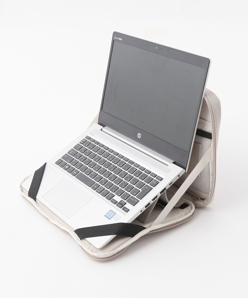 A part by(アパートバイ)の「WEB限定【Apbロゴ】キルティングPCバッグ 123254(PC・タブレットケース・レディース・ブラック/ベージュ/グレー系その他6/ベージュ系その他/チャコールグレー/ライトベージュ・FREE)」の14枚目の写真