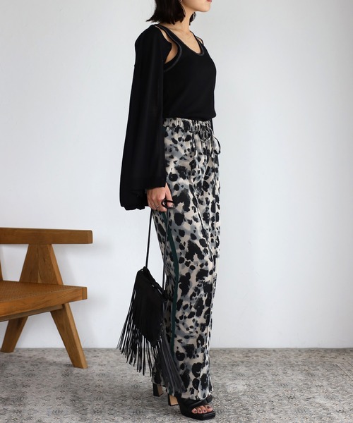 mi via loca（ミヴィアロカ）の「配色ステッチタンクトップ（タンクトップ・レディース・ホワイト/ブラック/ブラウン/カーキ/モカ・FREE）」の19枚目の写真