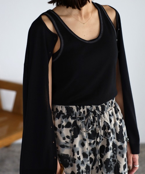 mi via loca（ミヴィアロカ）の「配色ステッチタンクトップ（タンクトップ・レディース・ホワイト/ブラック/ブラウン/カーキ/モカ・FREE）」の17枚目の写真