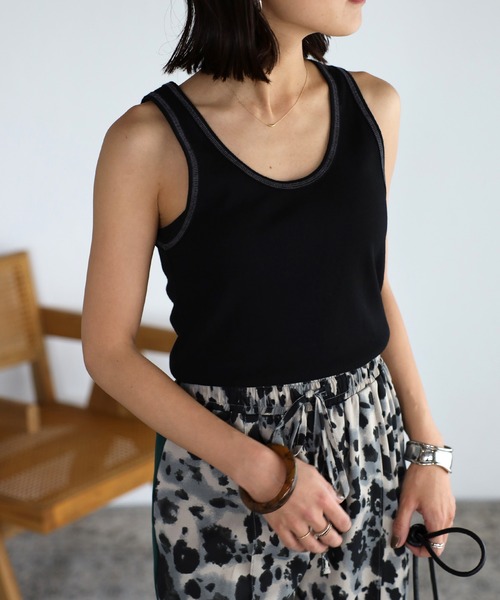 mi via loca（ミヴィアロカ）の「配色ステッチタンクトップ（タンクトップ・レディース・ホワイト/ブラック/ブラウン/カーキ/モカ・FREE）」の13枚目の写真