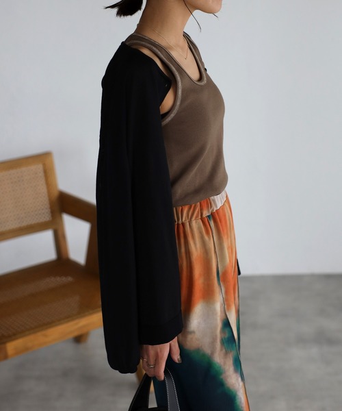 mi via loca（ミヴィアロカ）の「配色ステッチタンクトップ（タンクトップ・レディース・ホワイト/ブラック/ブラウン/カーキ/モカ・FREE）」の20枚目の写真