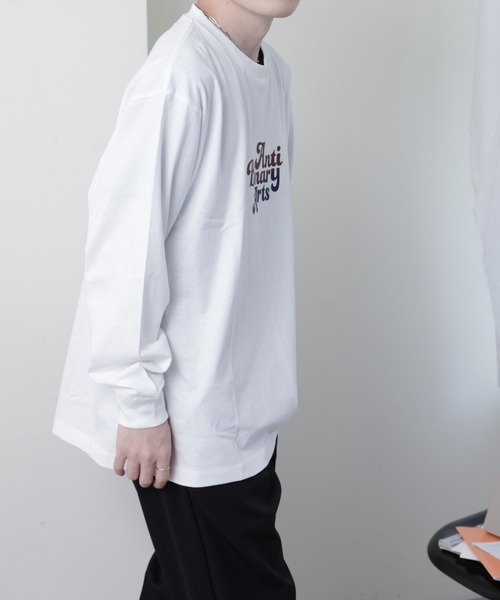 COLONY 2139（コロニートゥーワンスリーナイン）の「2139長袖Tシャツ(ストリートフォント）（Tシャツ/カットソー・メンズ・ホワイト/ブラック・MEDIUM/LARGE）」の7枚目の写真