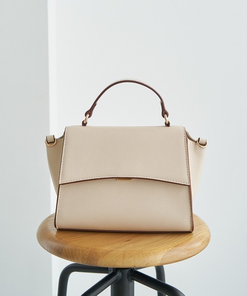 ROPE' PICNIC（ロペピクニック）の「アールフラップスクエアミドルショルダーバッグ（ショルダーバッグ・レディース・キナリ/ブラウン/ブラック・FREE）」の2枚目の写真