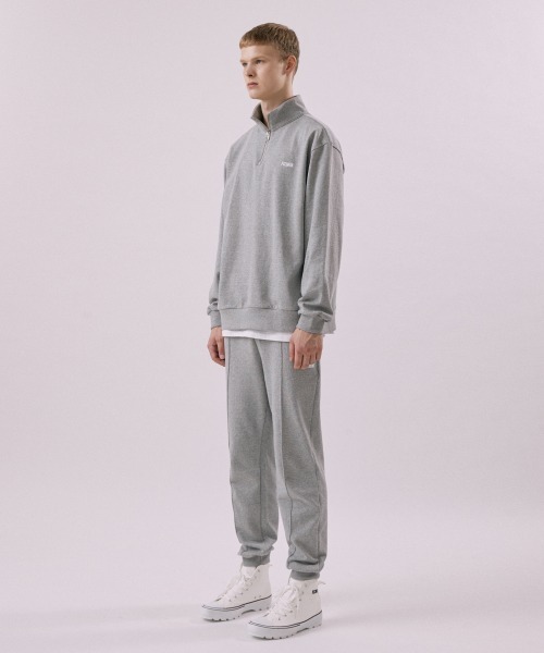 FCMM（エフシーエムエム）の「CLUB TEAM CLASSIC HALF ZIP