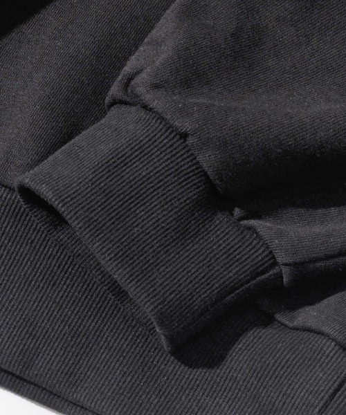 FCMM（エフシーエムエム）の「CLUB TEAM CLASSIC HALF ZIP SWEATSHIRT/クラブチームクラシックハーフジップスウェットシャツ（スウェット・メンズ・グレー/ブラック/オートミール・MEDIUM/LARGE）」の9枚目の写真