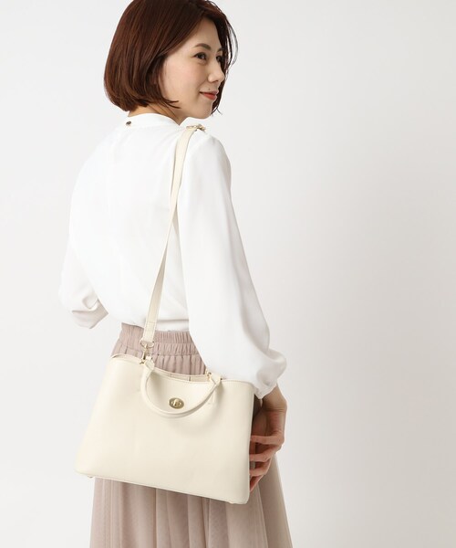 SHOO・LA・RUE（シューラルー）の「◆飾り金具地トート（トートバッグ・レディース・アイボリー/ブラック/グレー・00）」の22枚目の写真