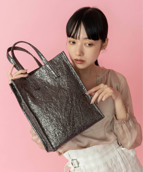 Casselini(キャセリーニ)の「Casselini(キャセリーニ)シャイントート(トートバッグ・レディース・ゴールド/ブロンズ/シルバー/ブラック・FREE)」の4枚目の写真