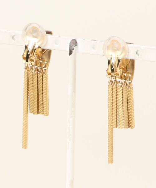 tone（トーン）の「【Agaro】真鍮　デザインスクエアの痛くなりにくいイヤリング(MA)（イヤリング・レディース・ゴールド・FREE）」の5枚目の写真