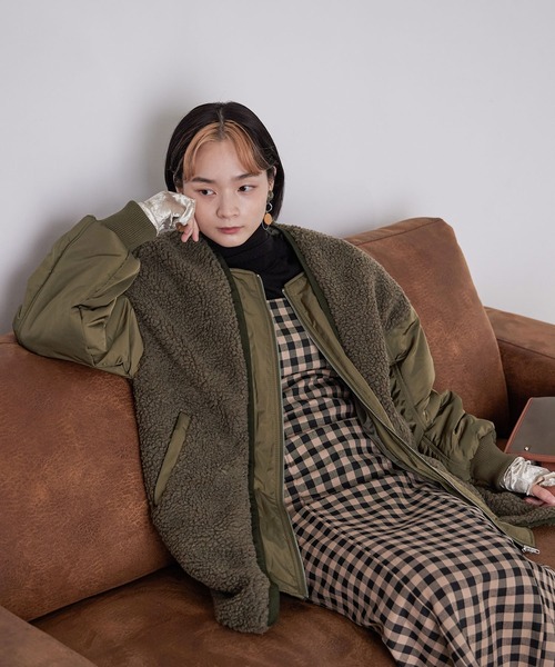 Fashion Letter(ファッションレター)の「ボア×MA-1オーバーブルゾン(MA-1・レディース・ブラック/ブラウン/ライトベージュ・M)」の22枚目の写真