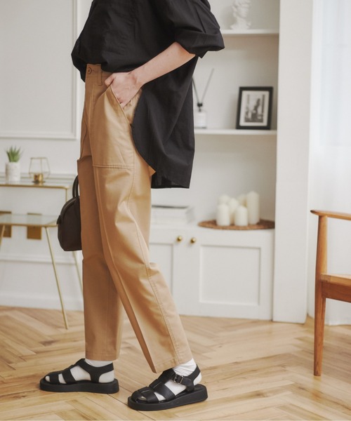 ANGIE(アンジー)の「ハイウエストセンタープレスベイカーパンツ(チノパンツ・レディース・カーキ/ネイビー/ベージュ/アイボリー・MEDIUM/SMALL/LARGE)」の15枚目の写真