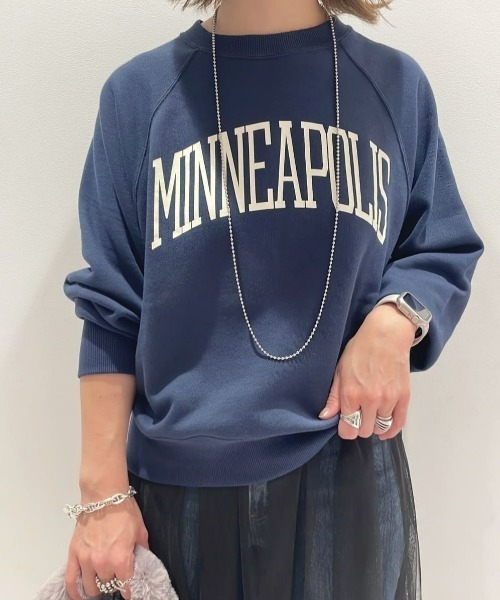 Champion(チャンピオン)の「【Champion】華奢ロゴプリント(スウェット・レディース・ネイビー/オフホワイト/ブルー・L/M)」の3枚目の写真