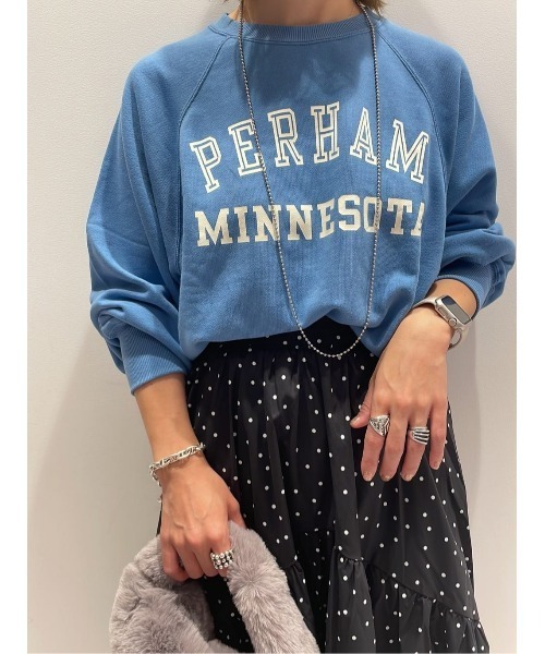 Champion(チャンピオン)の「【Champion】華奢ロゴプリント(スウェット・レディース・ネイビー/オフホワイト/ブルー・L/M)」の1枚目の写真
