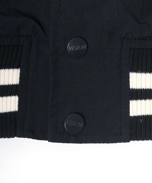 VISION STREET WEAR(ヴィジョンストリートウェア)の「VISION STREET WEAR/ヴィジョンストリートウエア ビッグシルエット ロゴ ワッペン バック刺繍 コーチスタジャン(ナイロンジャケット・メンズ・ブラック/グリーン/ネイビー・M/L/LL)」の20枚目の写真