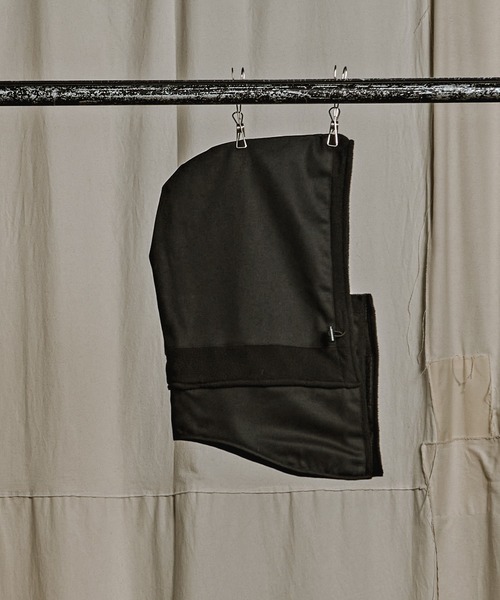 BELLWOODMADE（ベルウッドメイド）の「【難燃 加工】FIRE PROOF】Fire proof ECWCS Balaclava HOOD WARMER / 難燃加工 / フードウォーマー / バラクラバ（ネックウォーマー/スヌード・メンズ・ブラック・ONE SIZE）」の2枚目の写真