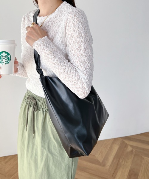 MYMOOD.（マイムード）の「【A4サイズ収納可】ノットハンドル PU トートバッグ（トートバッグ・レディース・ホワイト/ブラック・FREE）」の11枚目の写真