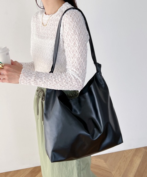 MYMOOD.（マイムード）の「【A4サイズ収納可】ノットハンドル PU トートバッグ（トートバッグ・レディース・ホワイト/ブラック・FREE）」の17枚目の写真