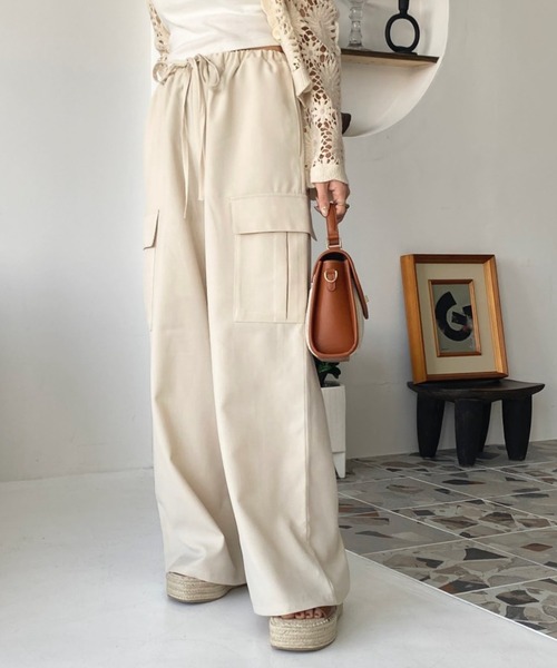 moment+(モーメントプラス)の「リネンライクリラックスカーゴパンツ(カーゴパンツ・レディース・アイボリー/ブラック/ブラウン/キャメル/カーキ・M/L)」の6枚目の写真