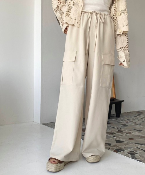 moment+(モーメントプラス)の「リネンライクリラックスカーゴパンツ(カーゴパンツ・レディース・アイボリー/ブラック/ブラウン/キャメル/カーキ・M/L)」の11枚目の写真