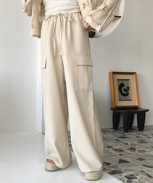 moment+(モーメントプラス)の「リネンライクリラックスカーゴパンツ(カーゴパンツ・レディース・アイボリー/ブラック/ブラウン/キャメル/カーキ・M/L)」の22枚目の写真