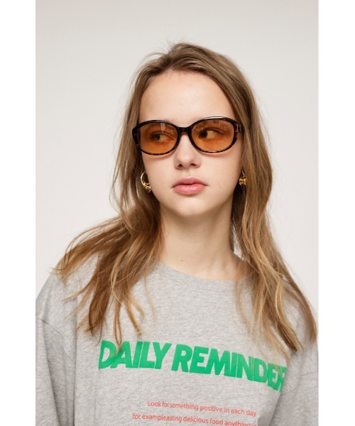 SLY（スライ）の「FLAT FRAME EYEWEAR フラットフレーム アイウェア サングラス UVカット99.9％ 紫外線カット 紫外線対策（サングラス・レディース・ブラック/マルチ・FREE）」の8枚目の写真