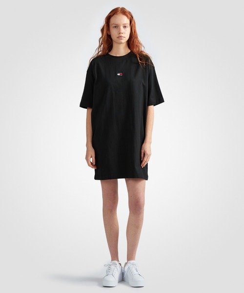 tommy jeans(トミー ジーンズ)の「オーバーサイズバーシティTシャツワンピース(ワンピース・レディース・グレー/ブラック・LARGE/MEDIUM/SMALL/X-SMALL)」の11枚目の写真